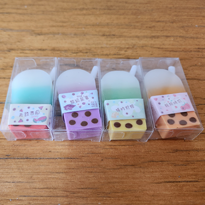 Imagem de Kit 4 Borrachas Bubble Tea – Formato de Copo com Canudo | Sabores Fofos | Escolar e Colecionável