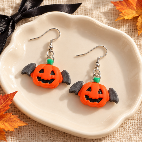 Imagem de Brinco Kawaii Halloween Abóbora com Asas de Morcego – Bijuteria Feminina Geek Fantasia